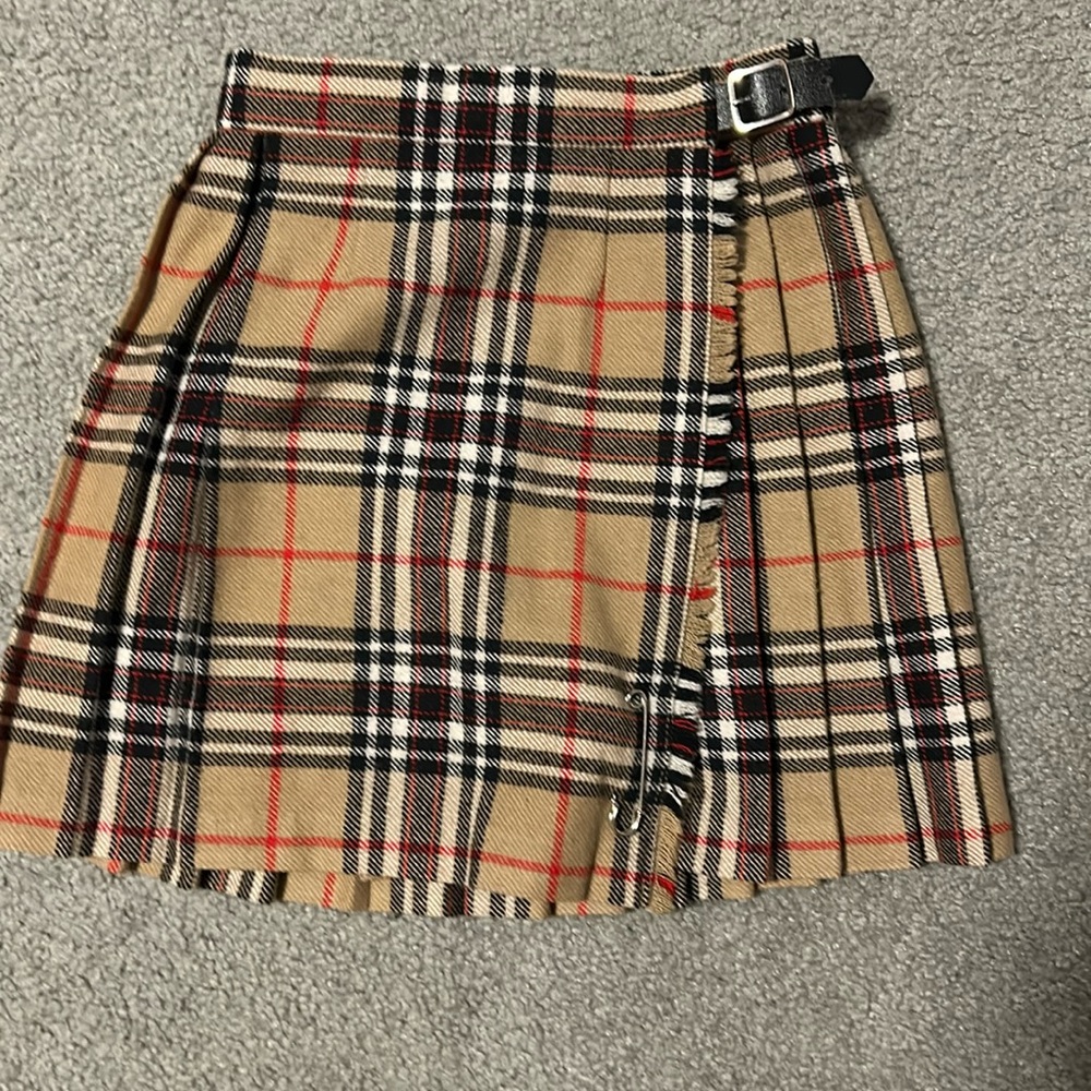 Mini skirt size 6
